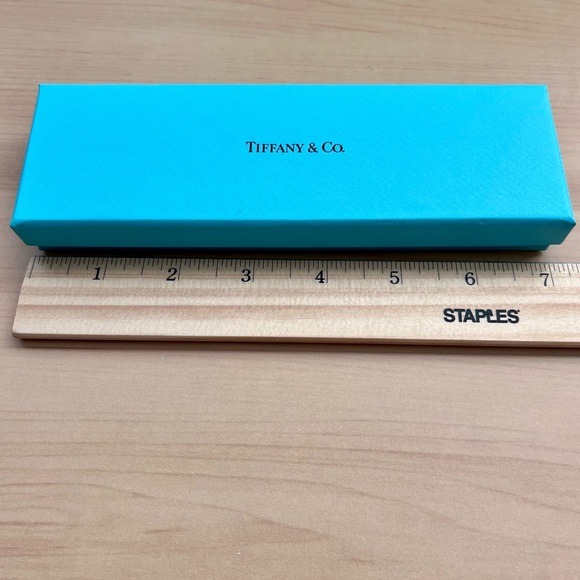 Tiffany & Co Baby Silver Spoon with Apple shape handle in original box and pouch - Picture 11 of 15